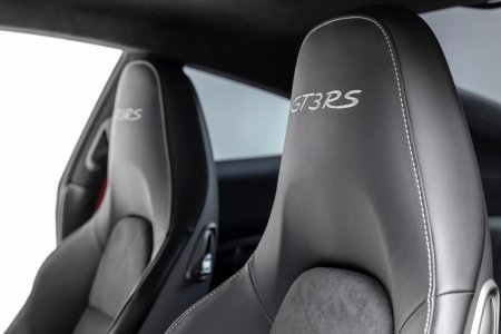 13_Porsche_InteriorDriverSeat2.jpeg